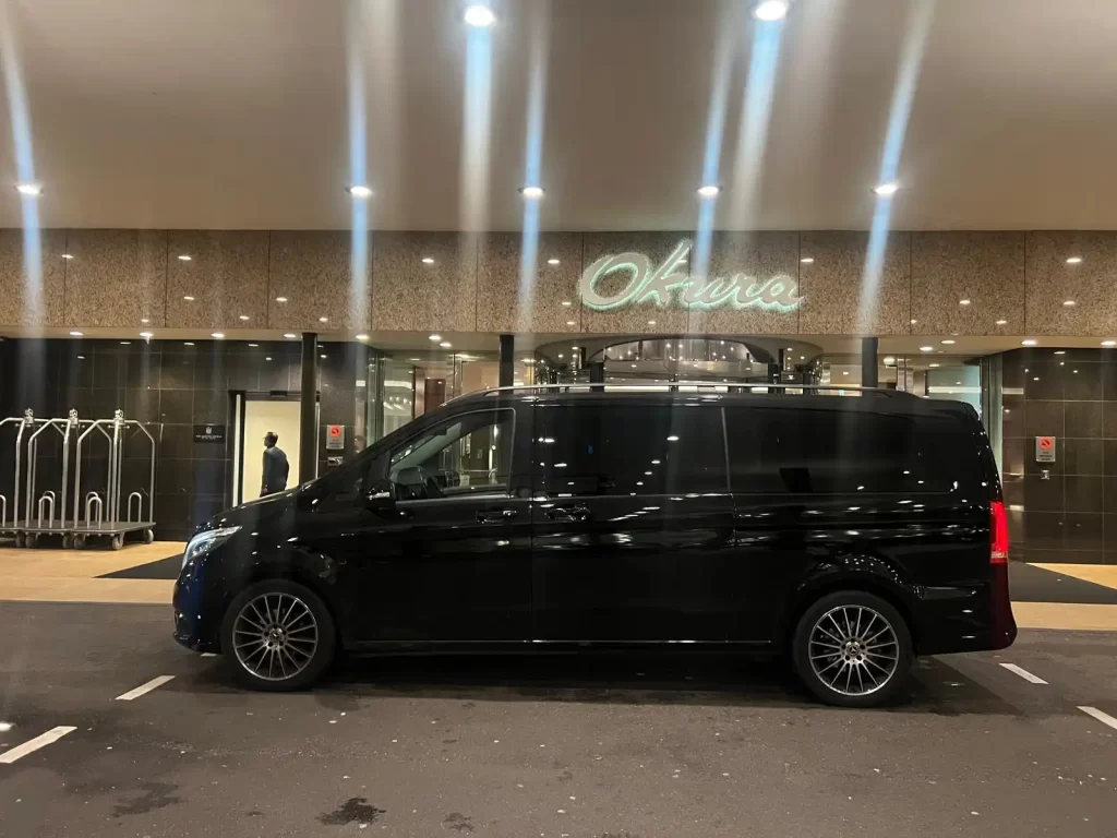 amsterdam-taxi-mercedes-v-class-evening-pickup